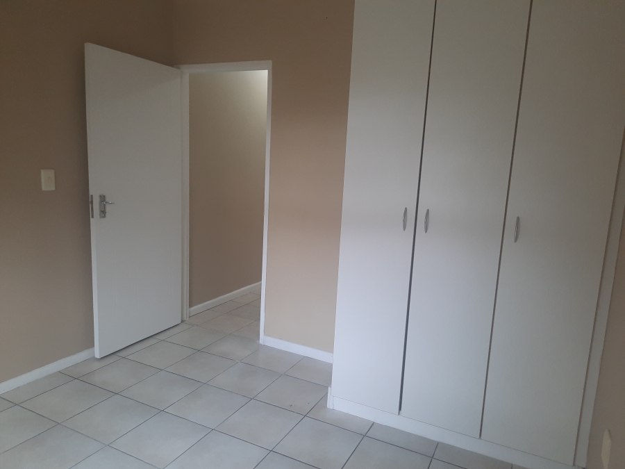 To Let 2 Bedroom Property for Rent in Protea Heights Western Cape